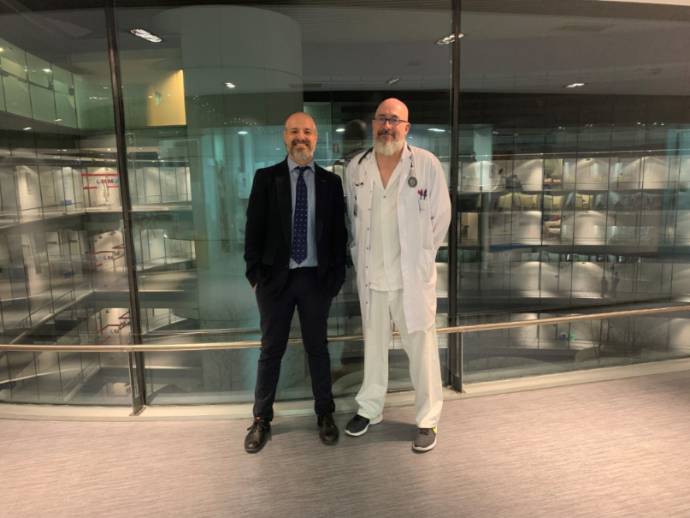 2019 12 17 Los doctores Raúl Córdoba (izda) y Javier Martínez Peromingo