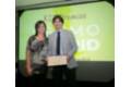 El Dr. Villar en el momento de recoger el premio a Neumolean