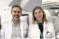 El Dr. J. Luna y M. Rincón en la sala del EVO de la FJD