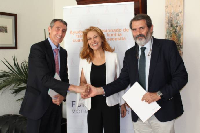 Tras firmar el convenio de colaboración