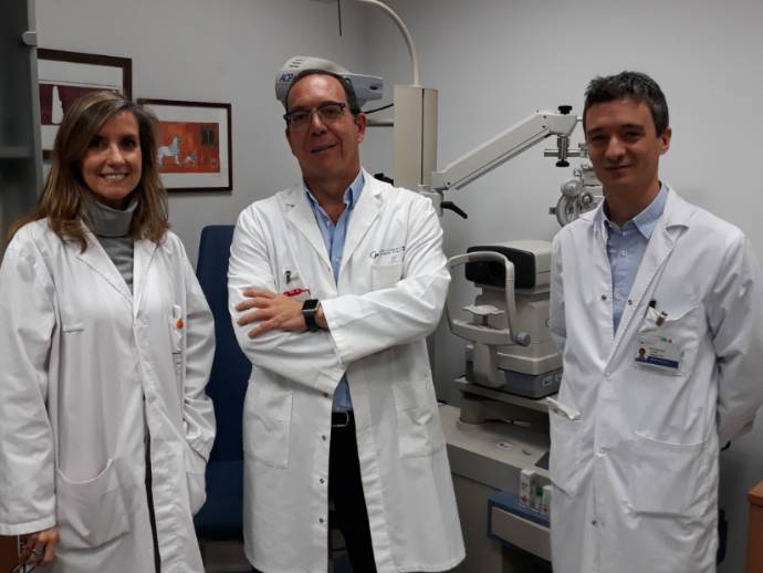 2019 01 30 De izda. a dcha, la Dra. García y los doctores Jiménez-Alfaro y Alejandre