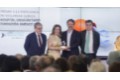 El Dr. Javier Arcos en el momento de recoger el premio