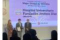 2021 11 17 El Dr. Cabello en el momento de recoger el Premio BiC 2021 a la Mejor Unidad VIH Sida para la FJD