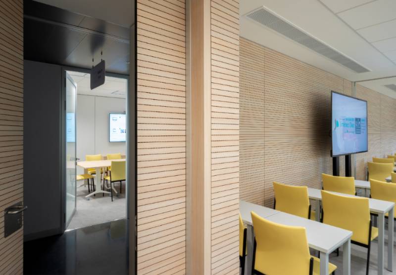 puerta salida aula panelada